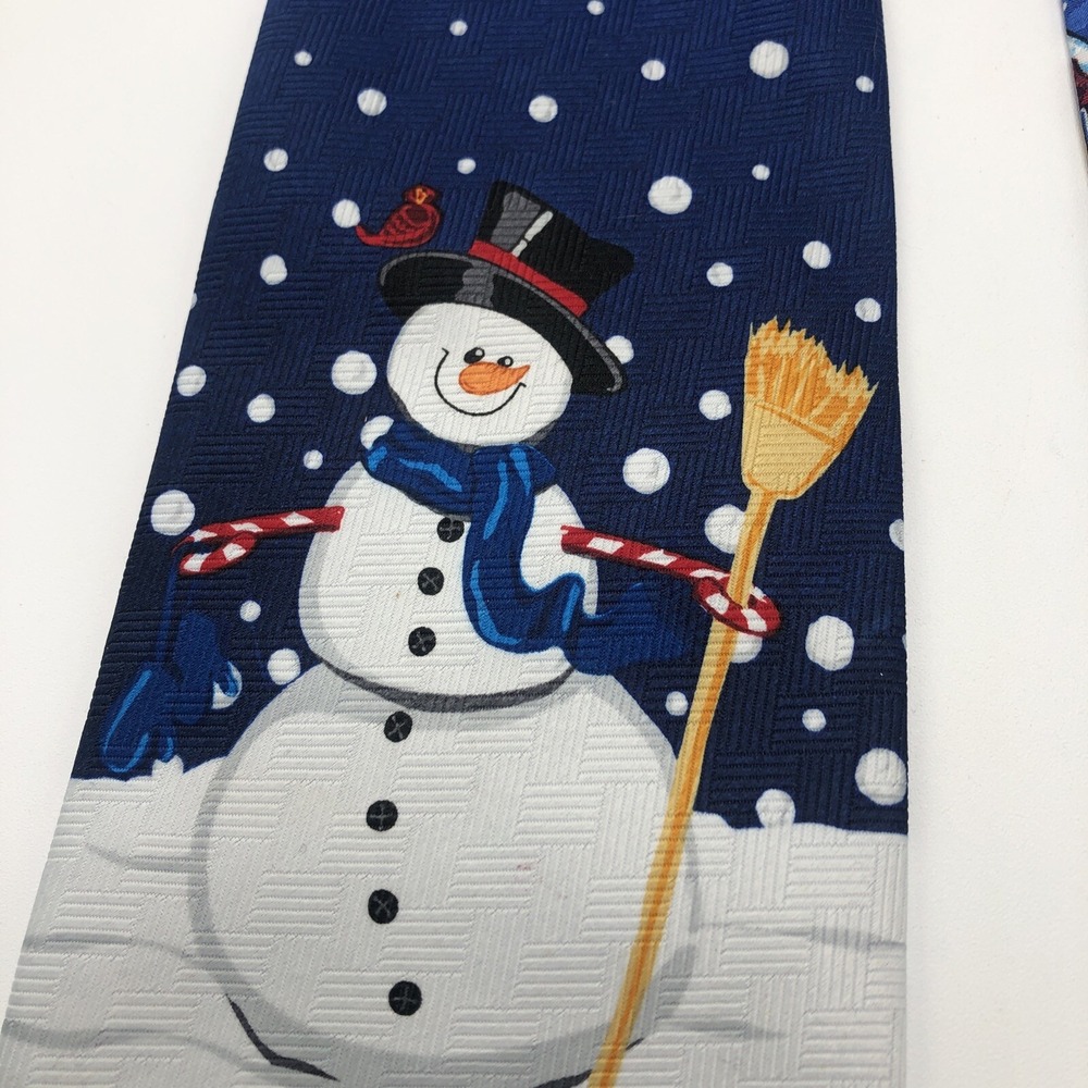 MICKEY UNLIMITED Mens Christmas Necktie Disney Mickey Donald Pluto Caroling - Picture 15 of 16